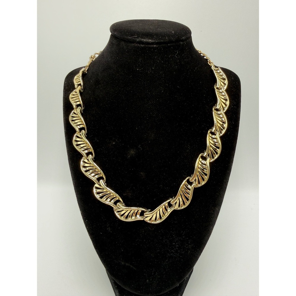 Vintage Coro Gold Tone Wave Link Collar Necklace Adjustable J-Hook Clasp 16 Inch